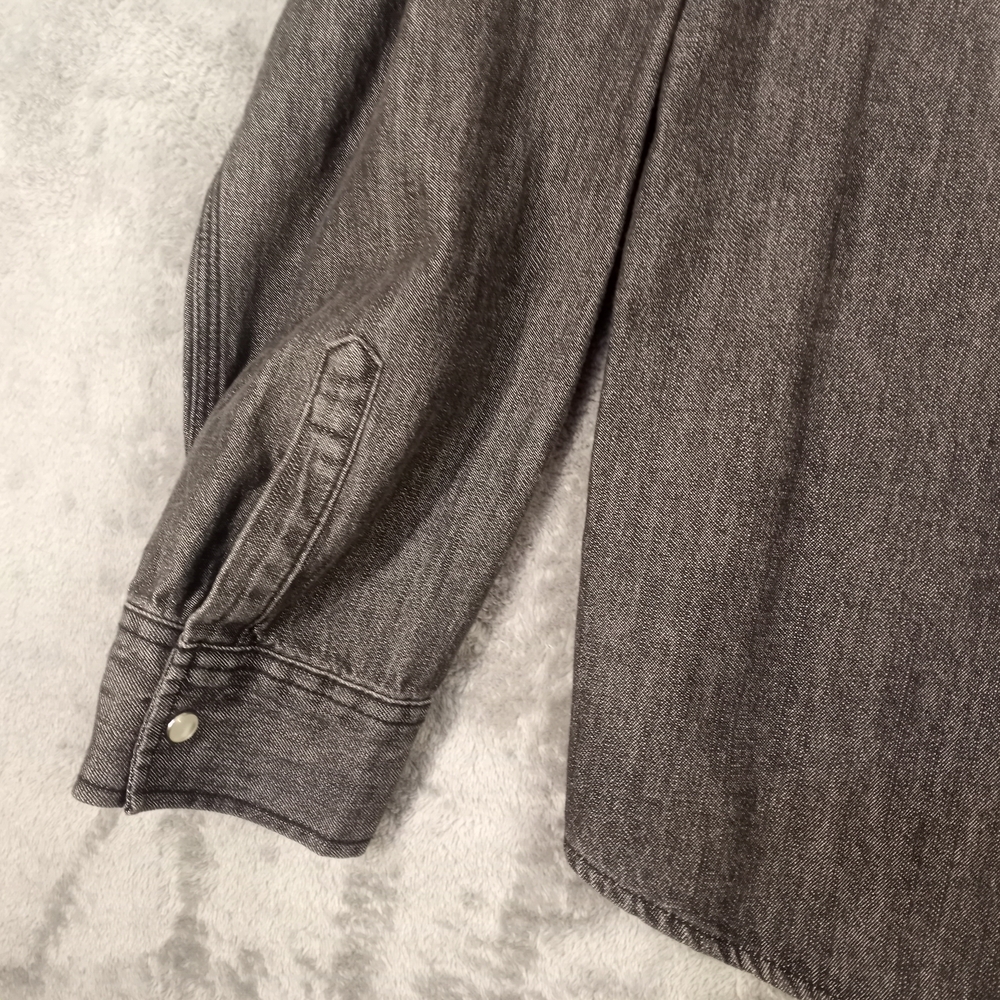 Universal Thread Womens Gray Denim Button-Up Shir… - image 13